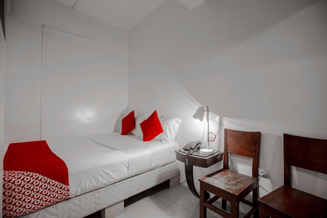 Hotel Super Oyo 134 The Bedstation Mandaluyong Zewnętrze zdjęcie