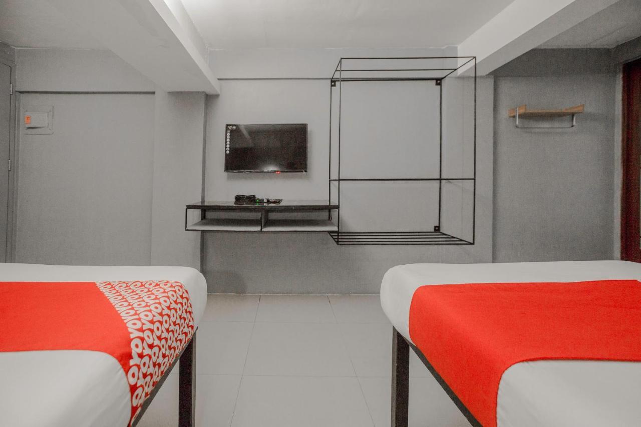 Hotel Super Oyo 134 The Bedstation Mandaluyong Zewnętrze zdjęcie