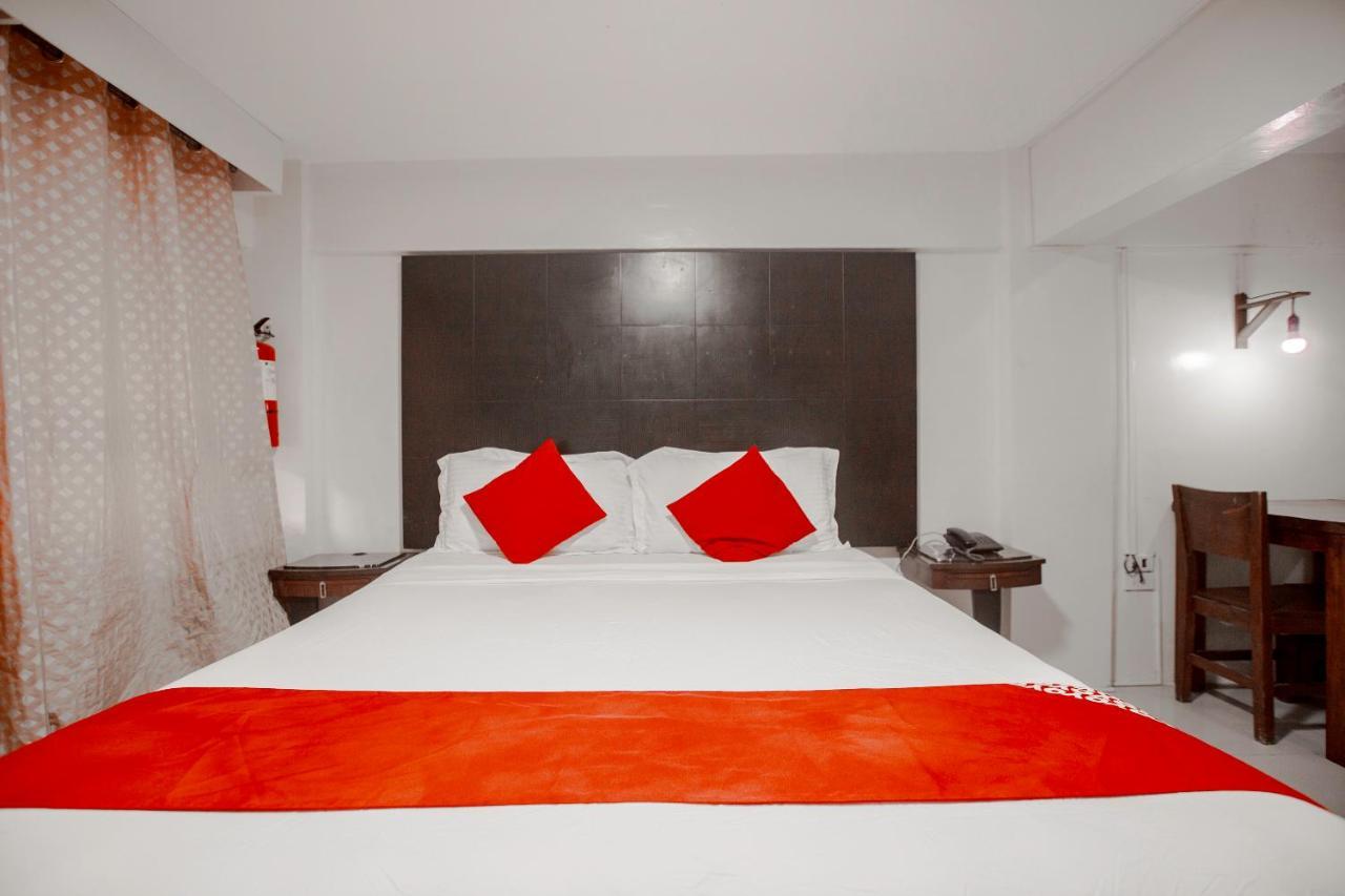 Hotel Super Oyo 134 The Bedstation Mandaluyong Zewnętrze zdjęcie