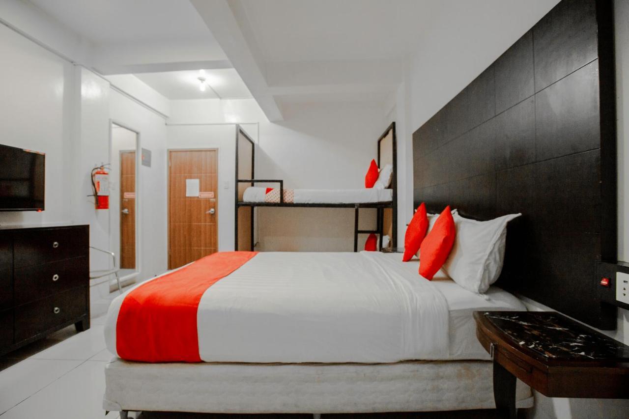 Hotel Super Oyo 134 The Bedstation Mandaluyong Zewnętrze zdjęcie